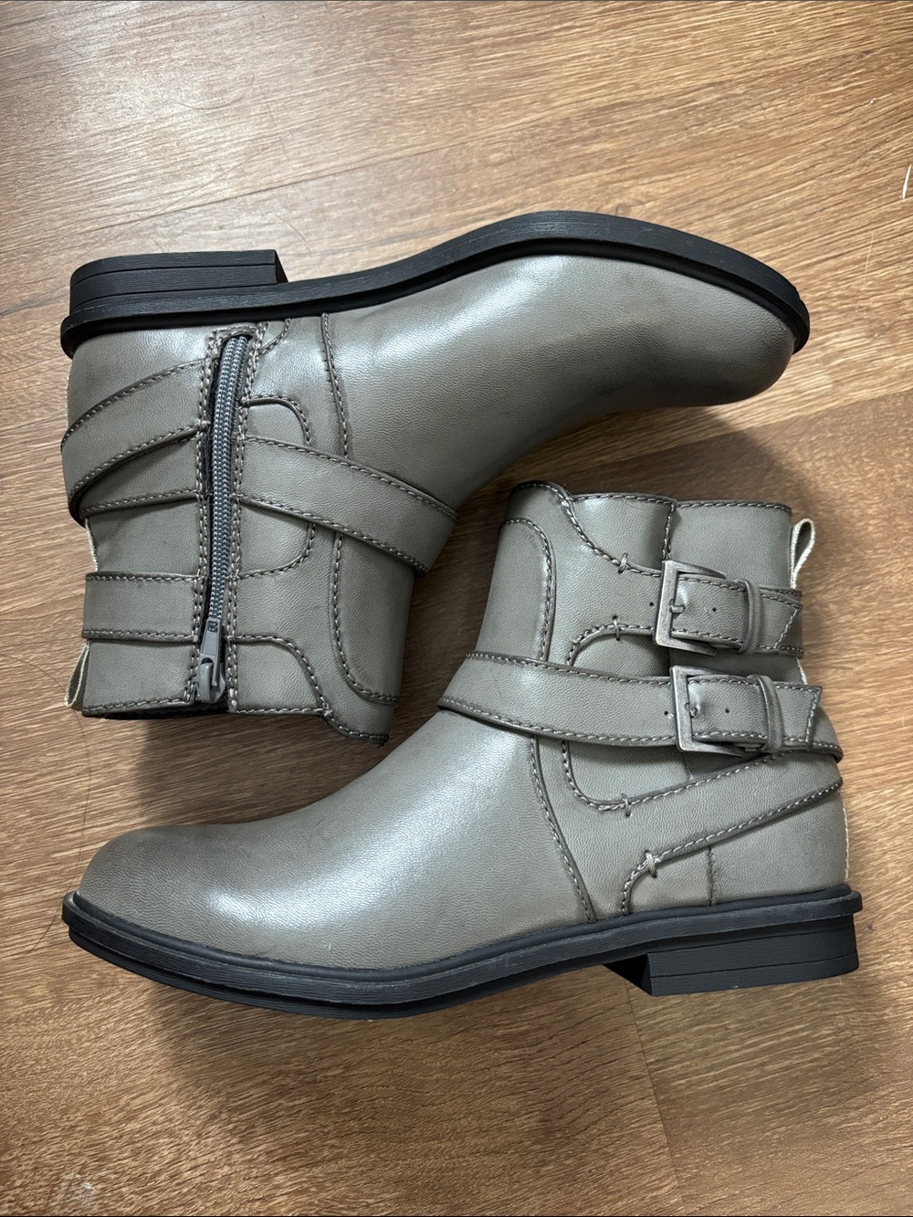 Rocket Dog: Women’s Ankle Boots with Buckle Straps - Gray